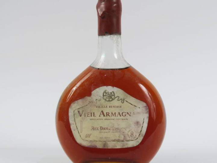1 BOUTEILLE VIEIL ARMAGNAC AUX DUCS DE GASCOGNE