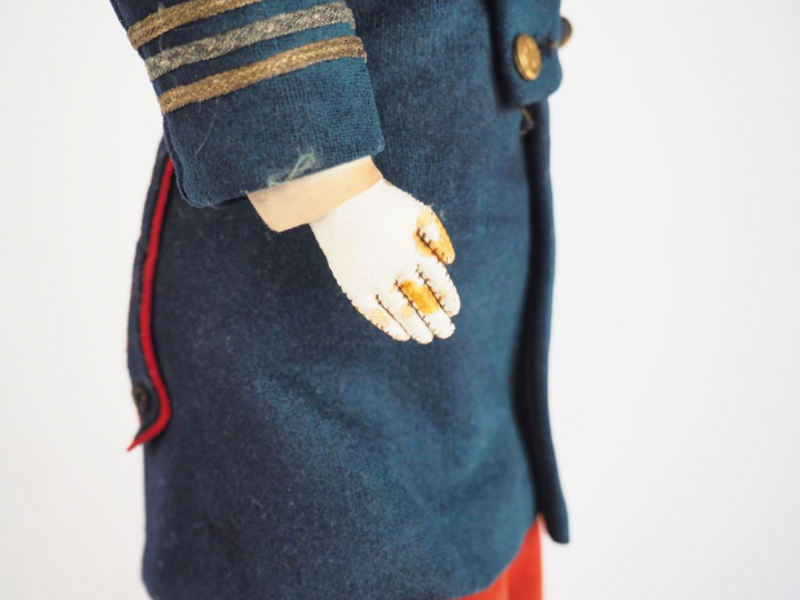 Poupée GAUTIER "Petit soldat" Tête porcelaine, yeux fixes et bouche fe