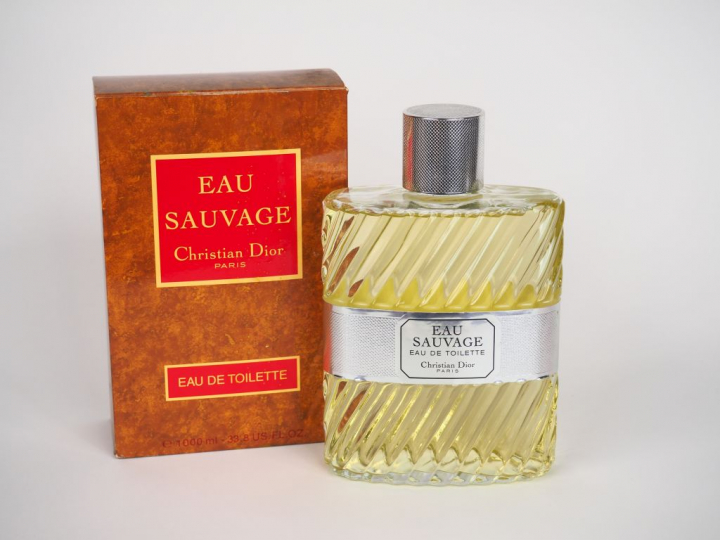 Christian DIOR "Eau sauvage". Grand flacon d'eau de toilette de 1,5 L.