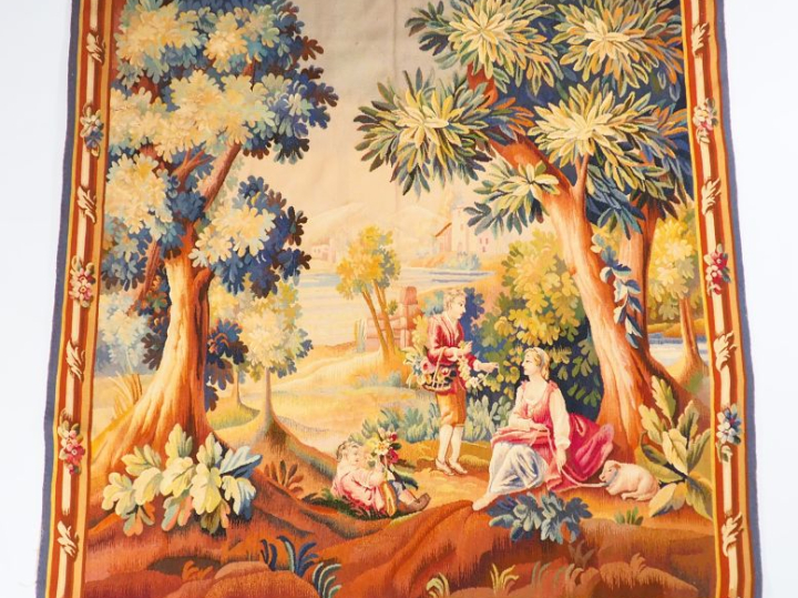 Tapisserie d'Aubusson de style Louis XVI à décor de scène galante dans