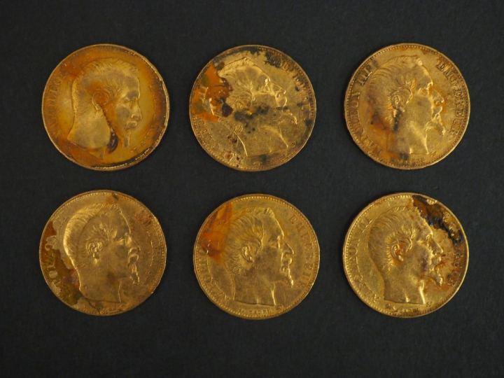 Six pièces de 20 francs or, 1855-A (x5) et 1855-D. FRAIS ACHETEURS 5% 