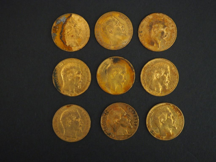 Neuf pièces de 20 francs or, 1859-A (x8) et 1859-BB.  FRAIS ACHETEURS 