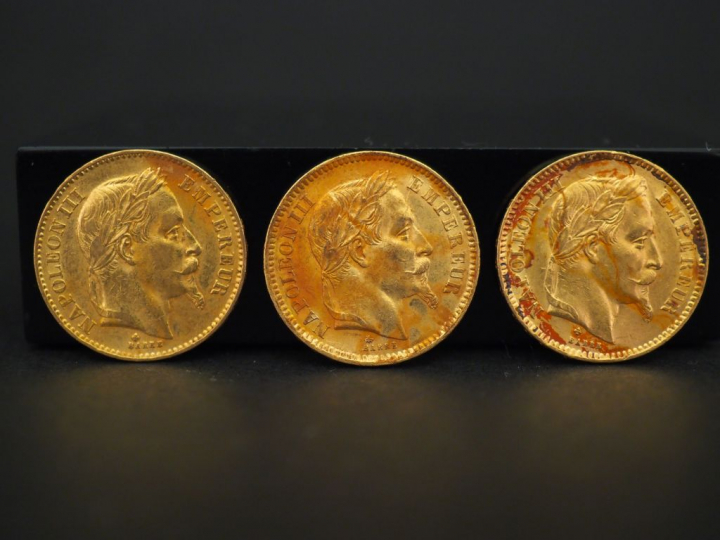 	Trois pièces de 20 francs or, 1866-A et 1866-BB (x2). FRAIS ACHETEURS