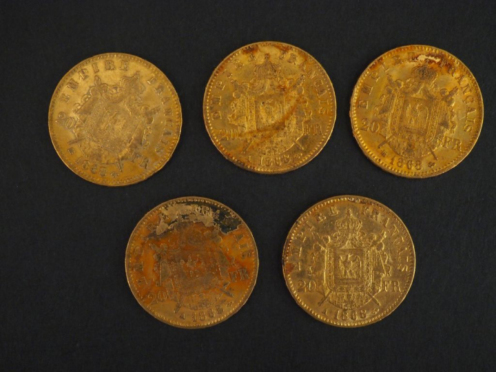 	Cinq pièces de 20 francs or, 1868-A (x3) et 1868-BB (x2). FRAIS ACHET