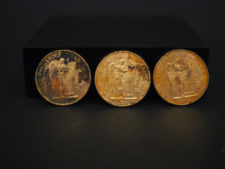 Vente aux enchères Trois pièces de 20 francs or, 1898-A. FRAIS ACHETEURS 5% TTC.