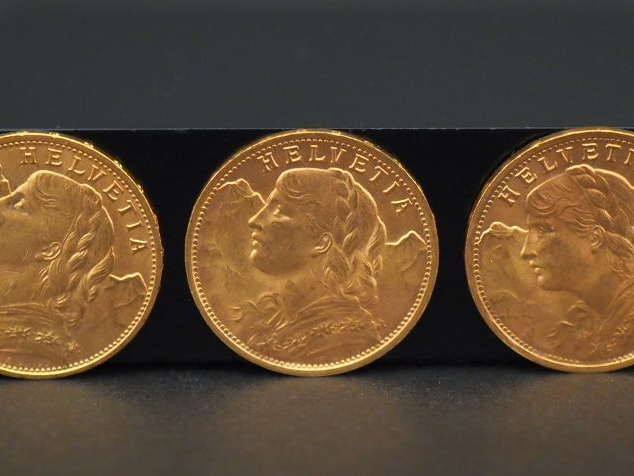 Trois pièces de 20 francs suisse or, 1916 et 1935 (x2). FRAIS ACHETEUR