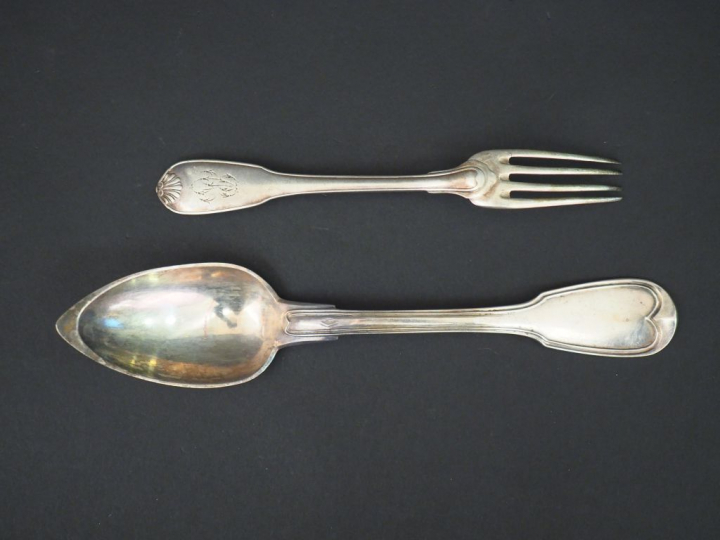 Ensemble comprenant une grande cuillère et une fourchette en argent, p
