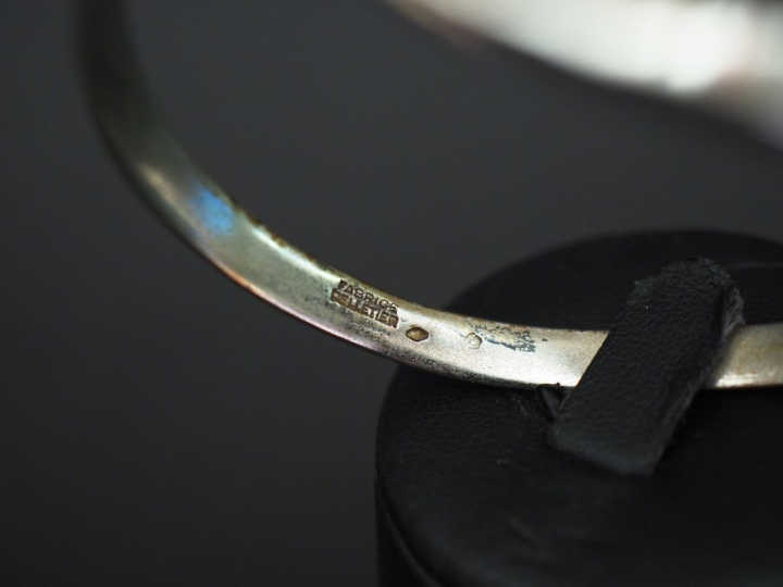 Fabrice PELLETIER Bracelet en argent de forme mouvementée, à décor d’u