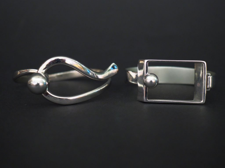 Fabrice PELLETIER Bracelet en argent de forme mouvementée, à décor d’u