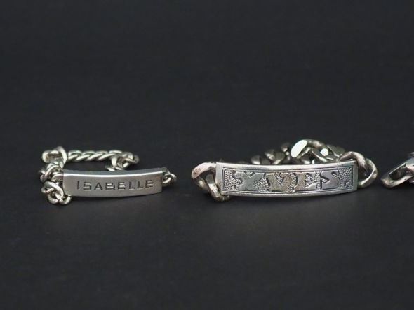 Ensemble de quatre bracelets en argent, maille gourmette. Poids. 99 g 