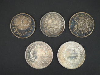 Vente aux enchères Ensemble comprenant :  - deux pièces de 50 francs argent, 1976 et 1978