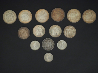Vente aux enchères Ensemble comprenant :  - six pièces de 50 francs en argent, 1976 (x1),