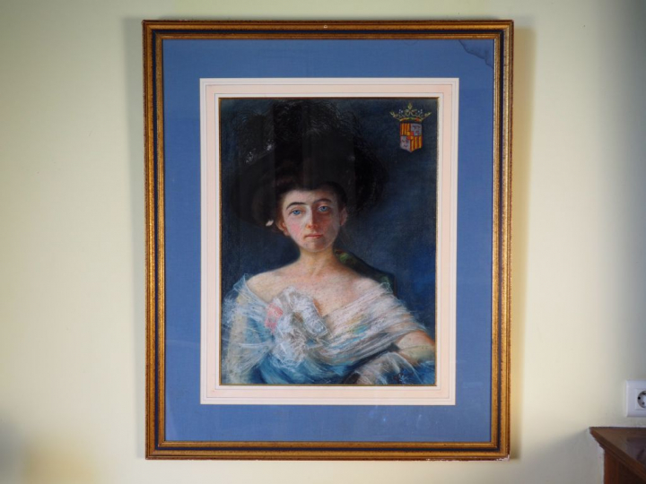 Ecole française début Xxème. 'Portrait de jeune femme aux yeux bleus'.