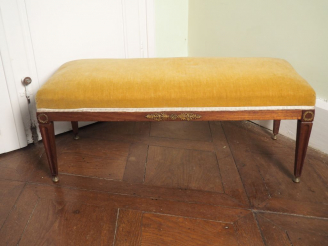 Vente aux enchères Banquette de style Empire en acajou et placage d'acajou garniture de v