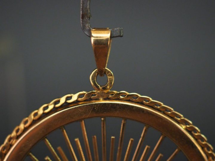 Pendentif en or jaune, sertie d’une pièce de 20 francs or, 1860-A. Jol
