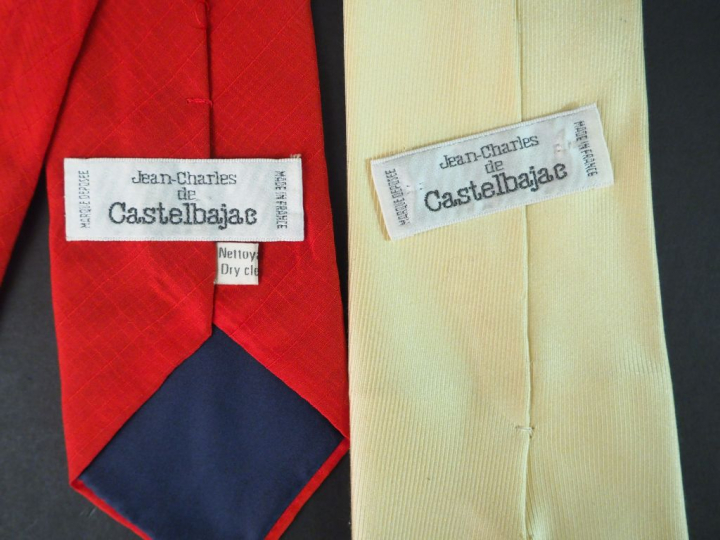 	Jean-Charles de CASTELBAJAC Deux différentes cravates en soie, à déco