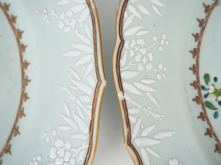 Chine, Compagnie des Indes,  XVIIIe siècle, Qianlong,  Paire de plats 