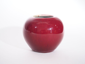 Vente aux enchères Chine, vers 1880,  Godet de peintre en biscuit et émail sang de bœuf H