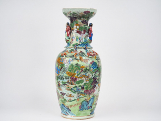 Vente aux enchères Important vase en porcelaine de Canton en émaux de la famille rose, fi