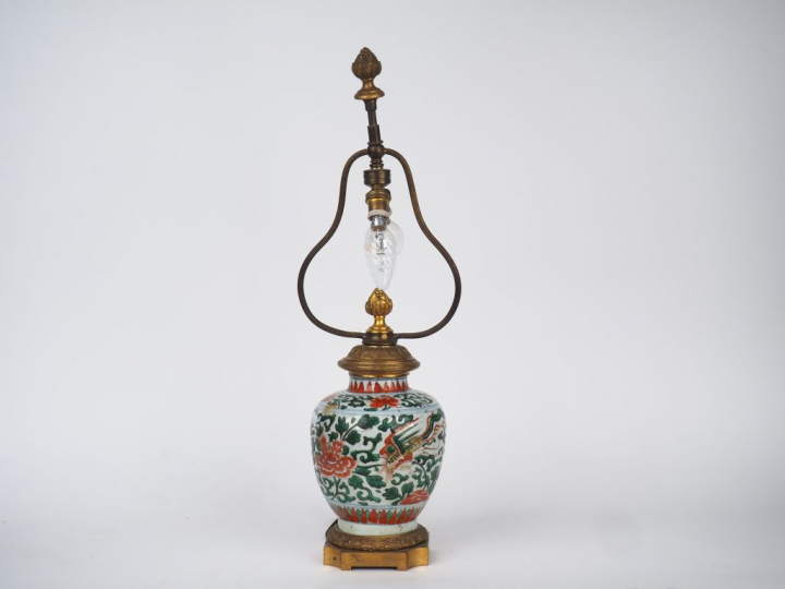 Chine, XVIIe siècle, Petite potiche en porcelaine, famille verte, déco