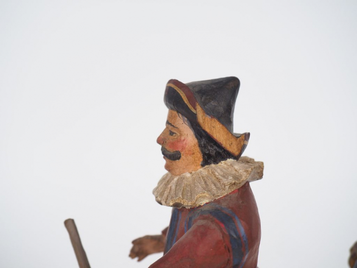 Paire de sujets italiens fin XIXème début XXème en bois sculpté polych