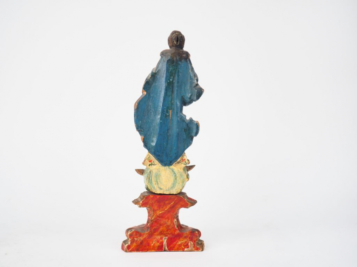 Ecole française fin XVIIIème. "Vierge en majesté". Sujet en bois sculp