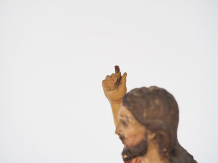 Sujet XIXème en bois sculpté polychrome "Saint Jean baptiste".  H. 27 