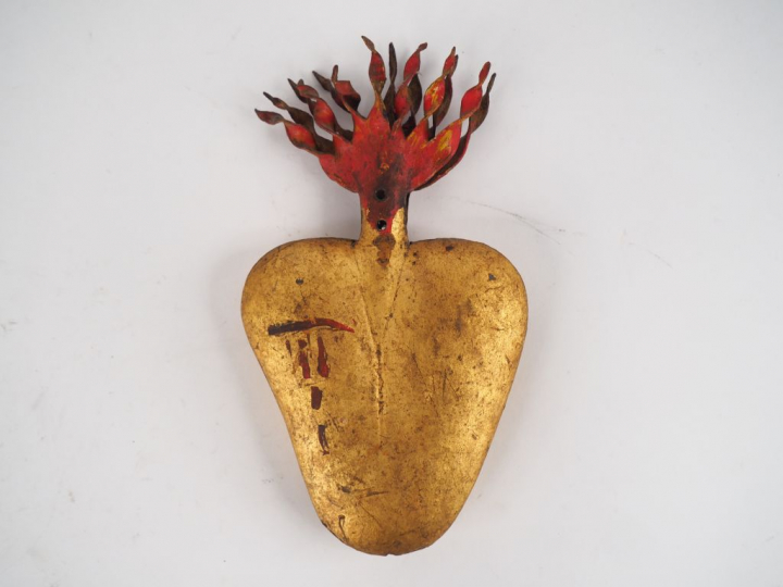 Sacré Cœur XVIIIème en tôle laquée et polychrome. Dim. 25 x 14 cm.