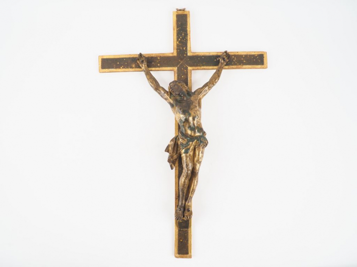 Grand crucifix en bronze XIXème  Dim. 58 x 40 cm. (croix postérieure)