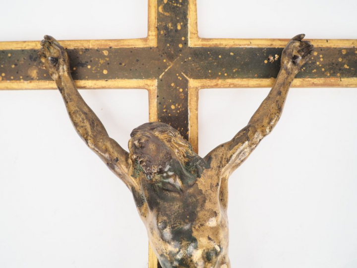 Grand crucifix en bronze XIXème  Dim. 58 x 40 cm. (croix postérieure)