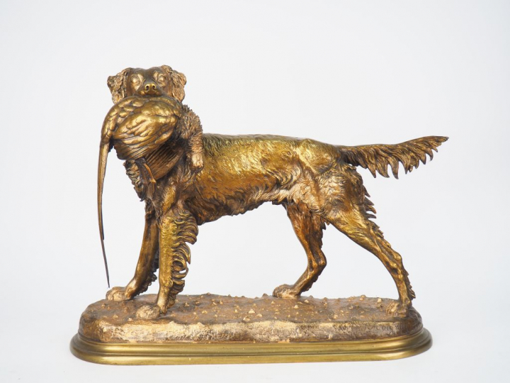 Jules MOIGNIEZ. "Chien de chasse au faisan". Sculpture en bronze patin