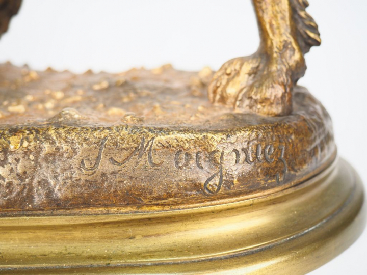 Jules MOIGNIEZ. "Chien de chasse au faisan". Sculpture en bronze patin