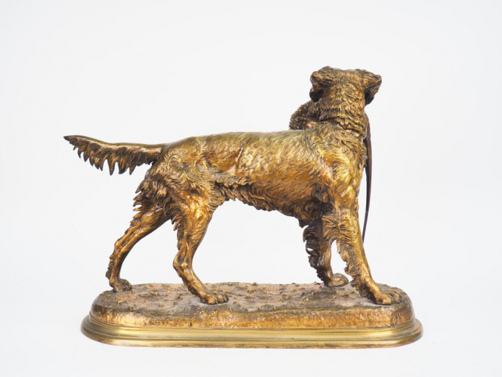 Jules MOIGNIEZ. "Chien de chasse au faisan". Sculpture en bronze patin