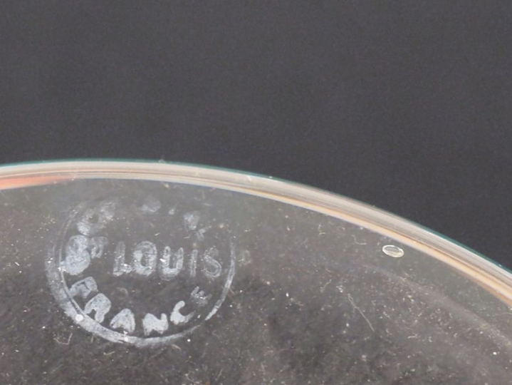 Partie de service de verres en cristal de Saint-Louis comprenant :  - 