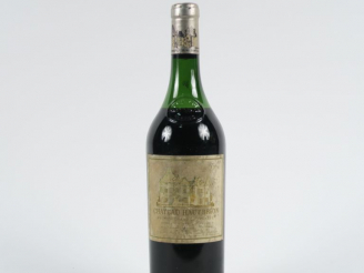 Vente aux enchères 1 BOUTEILLE CHÂTEAU HAUT BRION 1er GCC GRAVES - 1964 - 6 CM/ET/EF