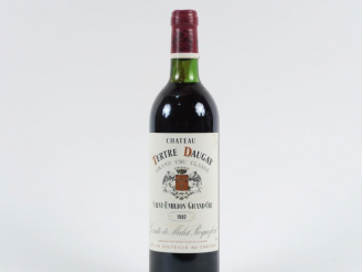 Vente aux enchères 1 BOUTEILLE CHÂTEAU TERTRE DAUGAY GCC ST EMILION - 1982 - BG