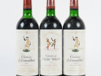 Vente aux enchères 3 BOUTEILLES GCC PAUILLAC 1990 : 1 CHÂTEAU CLERC MILON 1990 BG - 2 CHÂ