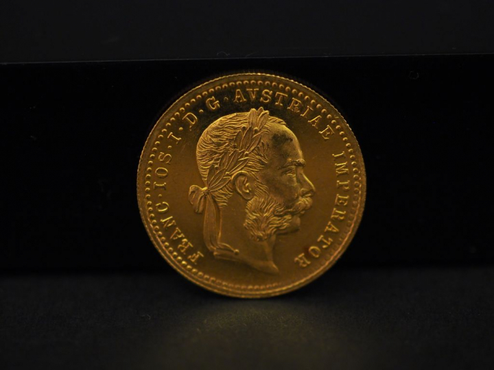 Une pièce de 1 Ducat François Joseph or, 1915.  FRAIS ACHETEURS 5% TTC