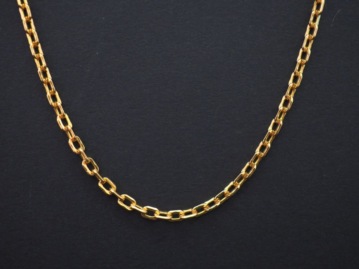 	Chaine en or jaune, maille forçat. Long. 67 cm Poids. 14,14 g