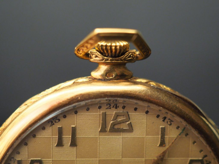 Montre de gousset en or jaune. Cadran à chiffres arabes pour les heure