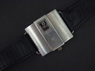 Vente aux enchères LIP, Baschmakoff Montre bracelet. Boitier carré en acier chromé.  Guic