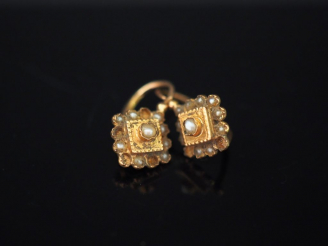 Vente aux enchères Paire de perces oreilles Napoléon III en or jaune 14K  et perles, en f