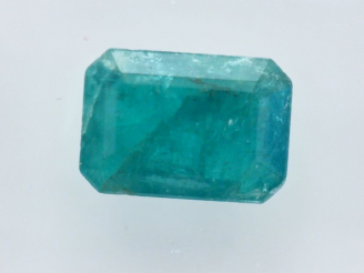 Vente aux enchères Emeraude sur papier de 2,44 ct. Avec son certificat.