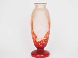 Vente aux enchères CHARDER, LE VERRE FRANCAIS. Vase "Algues" en verre à décor gravé en ca