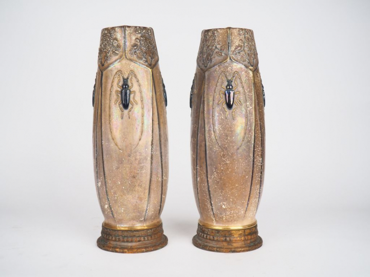 Eduard STELLMACHER pour AMPHORA à Teplitz. Paire de vases en céramique