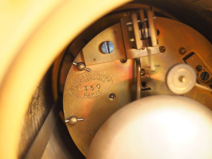 Cartel Napoléon III de style Louis XIV en bronze doré et plaques de cr