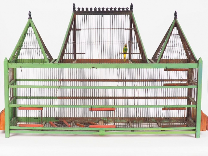 Cage à oiseaux XIXème en bois polychrome et métal. Dim.