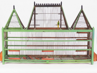 Vente aux enchères Cage à oiseaux XIXème en bois polychrome et métal. Dim.