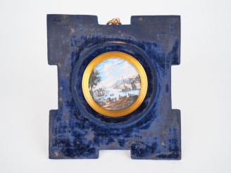 Vente aux enchères Miniature début XIXème en tondo "vue de port italien animé".  Diam. 6 