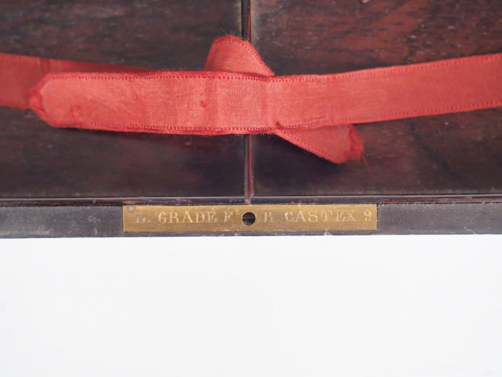 E. GRADE   R. CASTEX Boite à jetons en marqueterie boulle, monogrammée